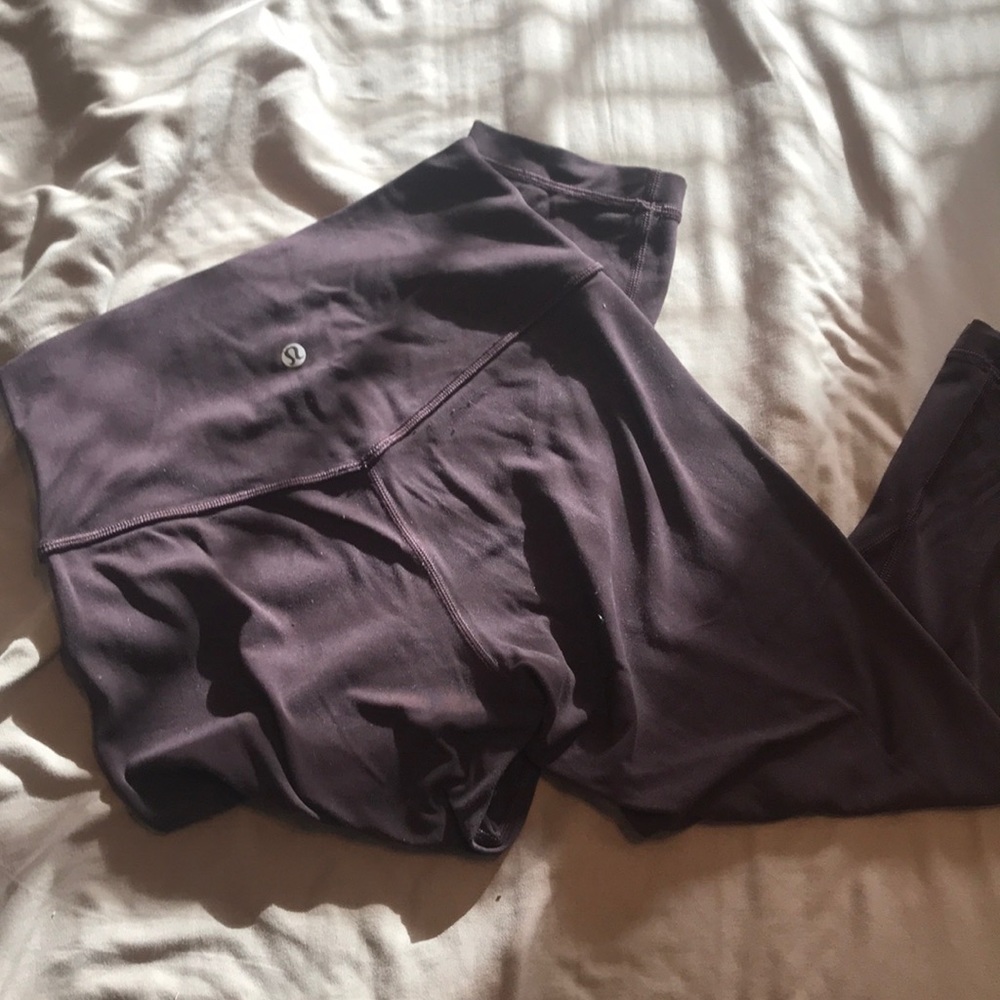 Lululemon Align eggplant crop